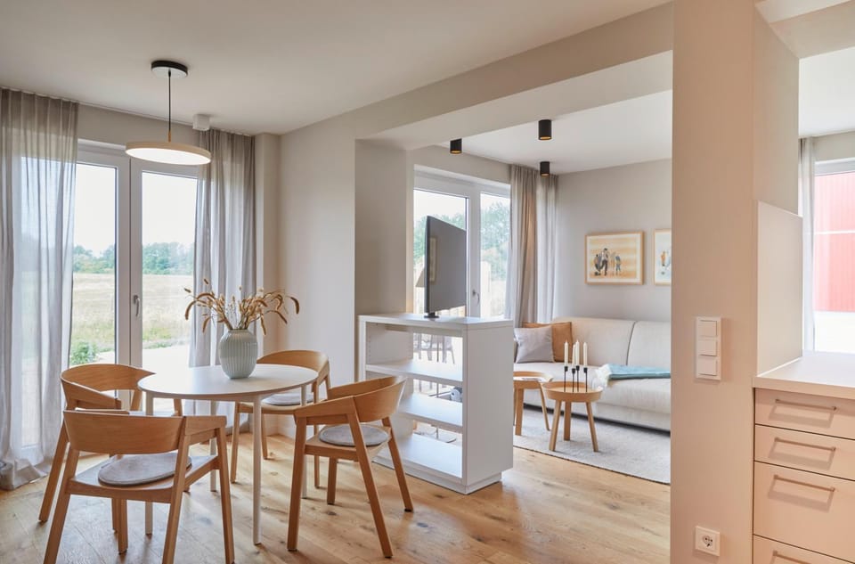 Living room, Dining area