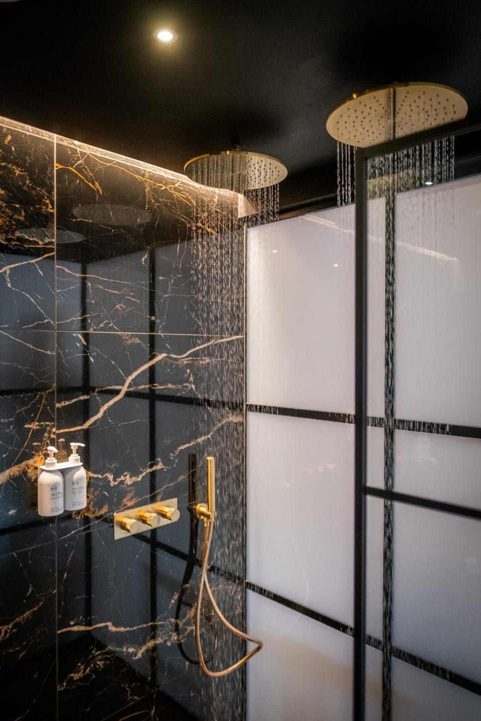 Craig's Suites Windermere Apartment in Windermere