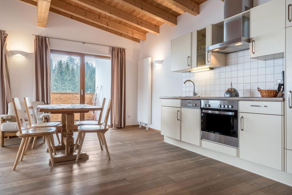 Property building, Kitchen or kitchenette, Living room