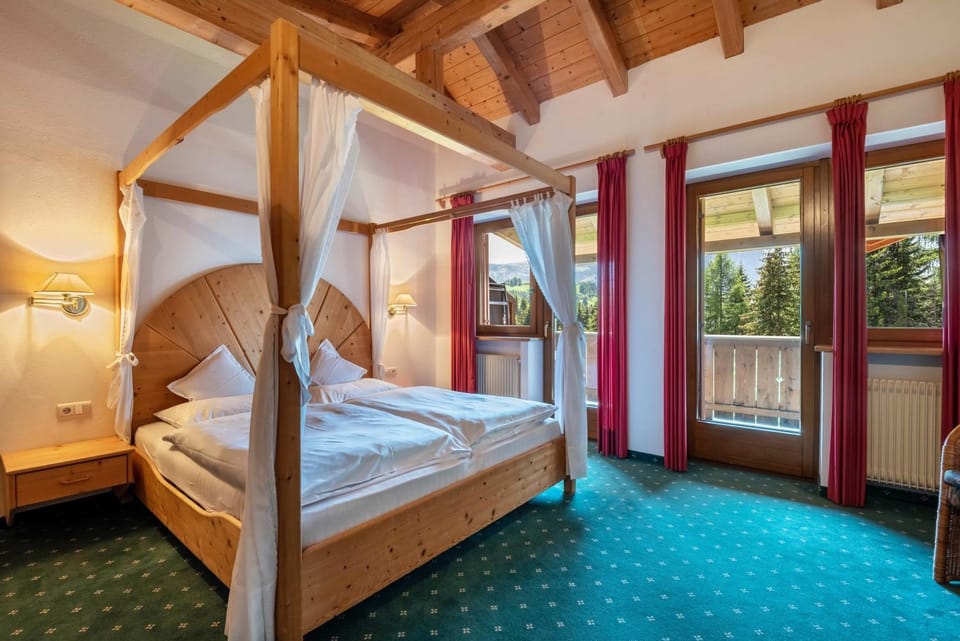 Property building, Living room, Bedroom