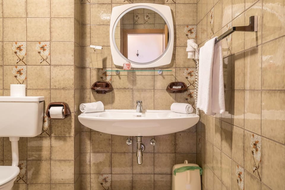 Bathroom, Living room