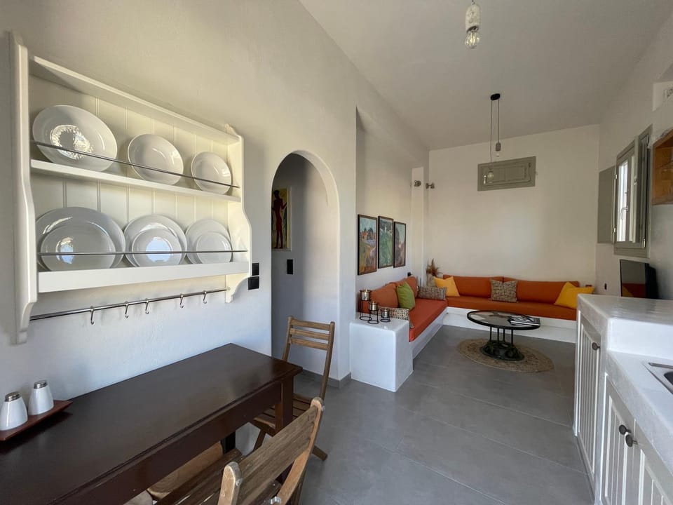 Magma & Tefra House in Santorini