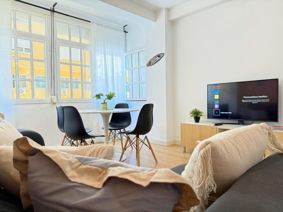 TV and multimedia, Dining area