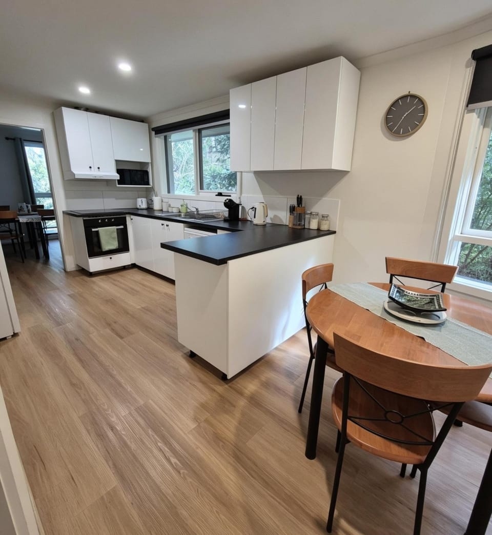 Kitchen or kitchenette, Dining area, dishwasher, oven, pet friendly, stove, toaster