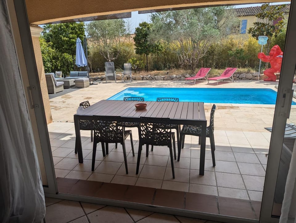 Peaceful 4 stars eco-friendly villa with private pool and parking House in Roquebrune-sur-Argens