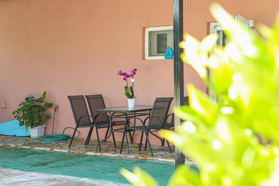 Patio, Seating area