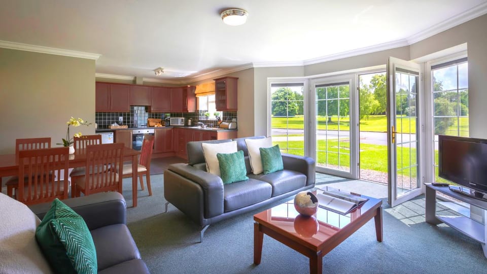 Living room, Dining area