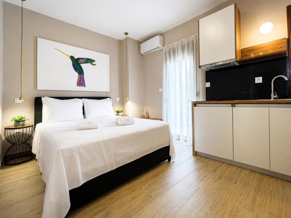 Bed, Kitchen or kitchenette, Photo of the whole room, Bedroom, air conditioner