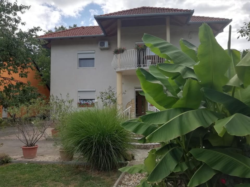 Szilvia apartman Apartment hotel in Hungary
