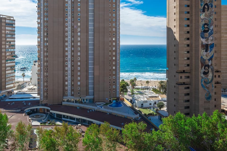 Off site, Day, Neighbourhood, Natural landscape, Beach, City view, Sea view, Location