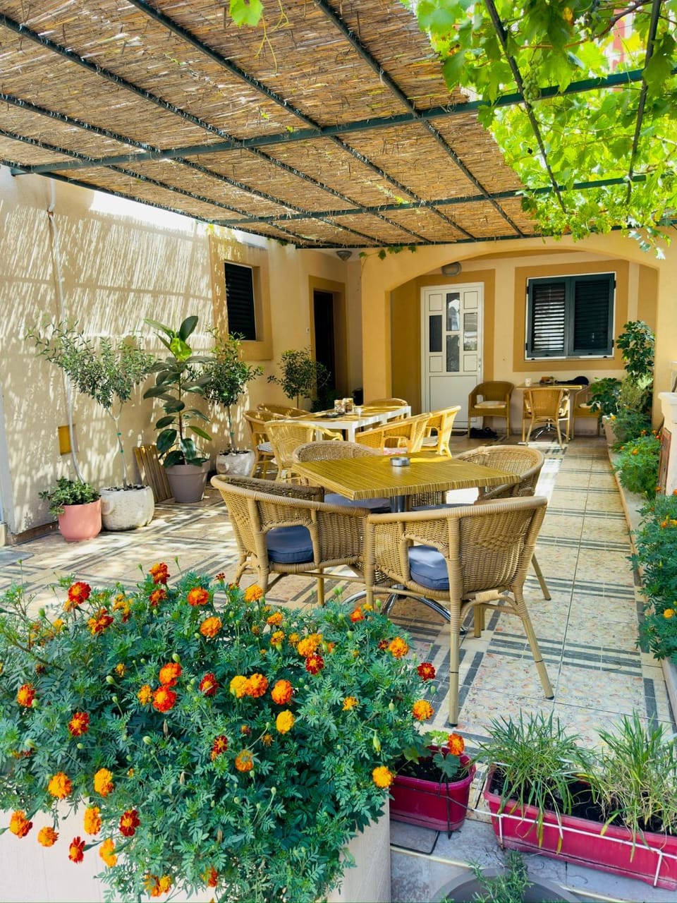 Day, Balcony/Terrace, Seating area