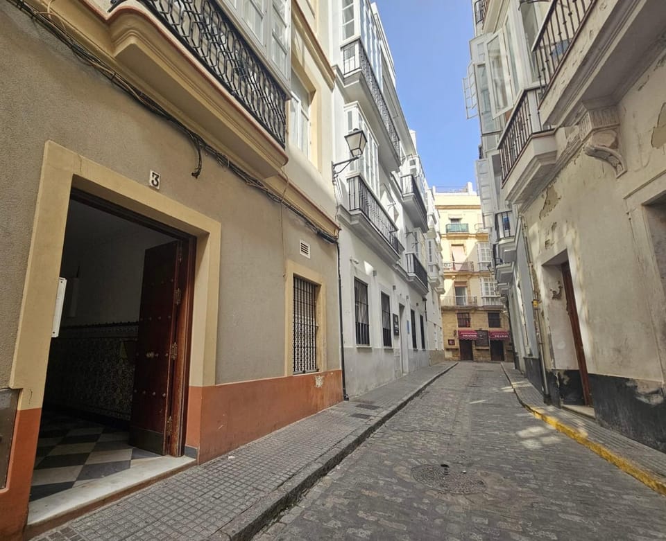 Property building, Facade/entrance, Lobby or reception, Street view, Quiet street view