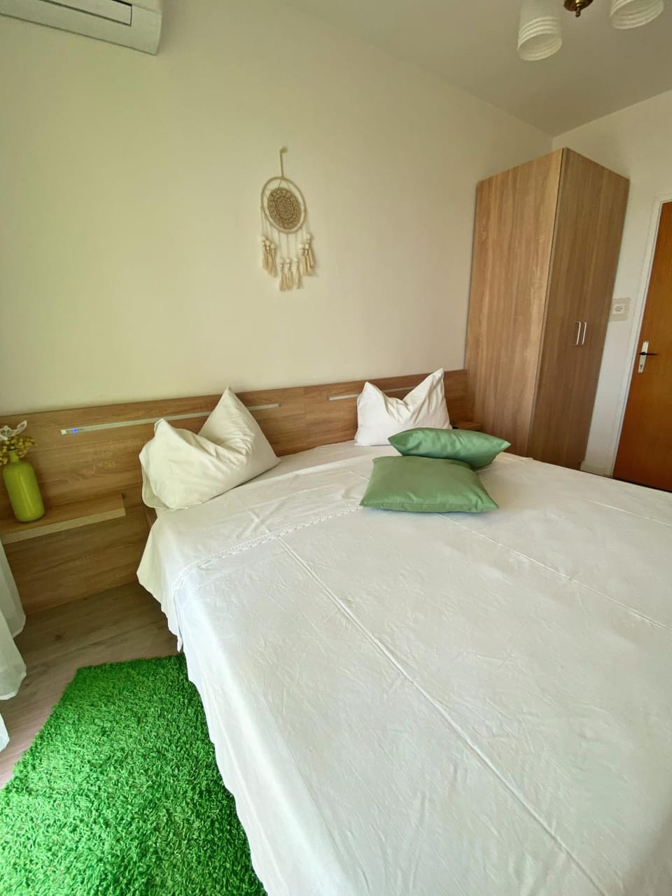 wardrobe, air conditioner
