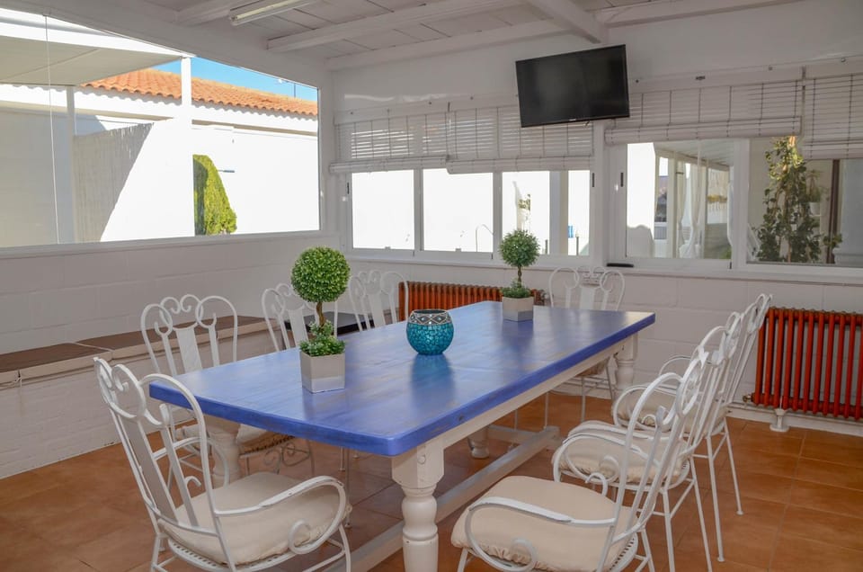 Patio, Dining area