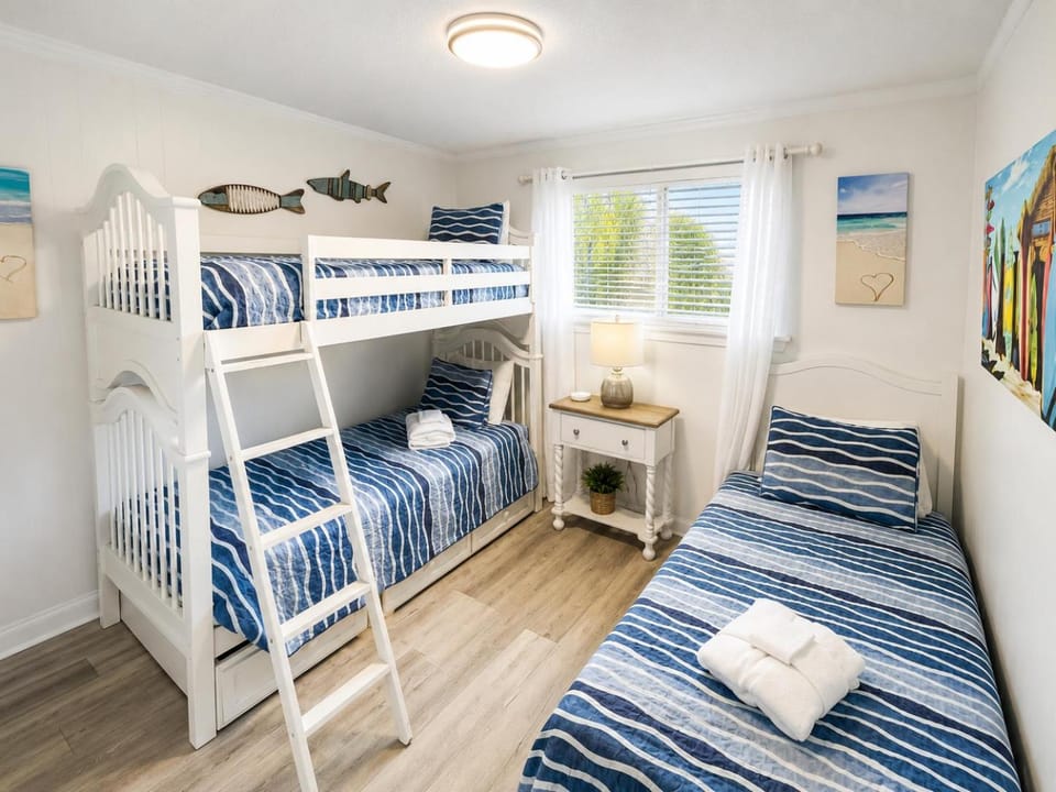 Bed, Bedroom, bunk bed