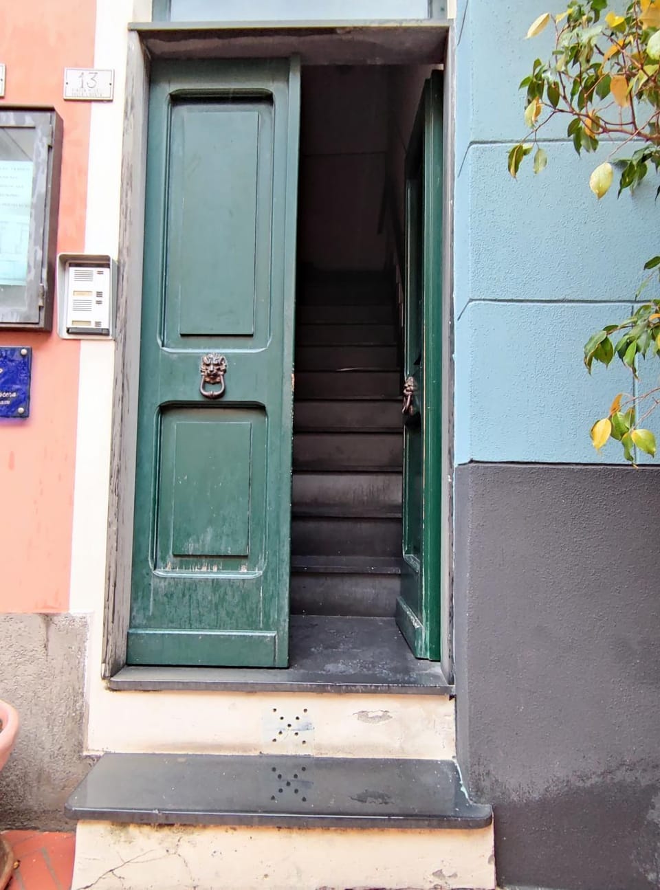 Facade/entrance