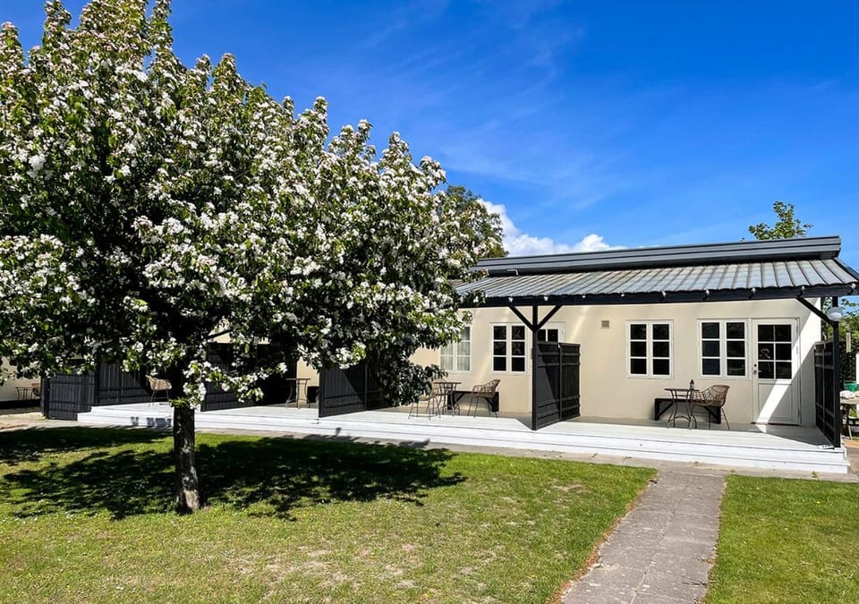 Property building, Garden, Garden, Garden view, Garden view