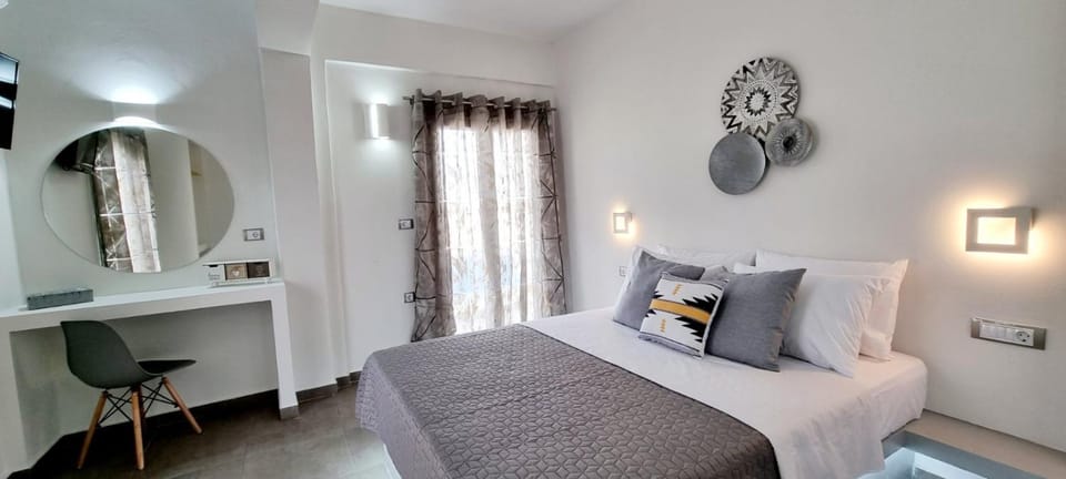 Bed, Photo of the whole room, Bedroom, hair dresser