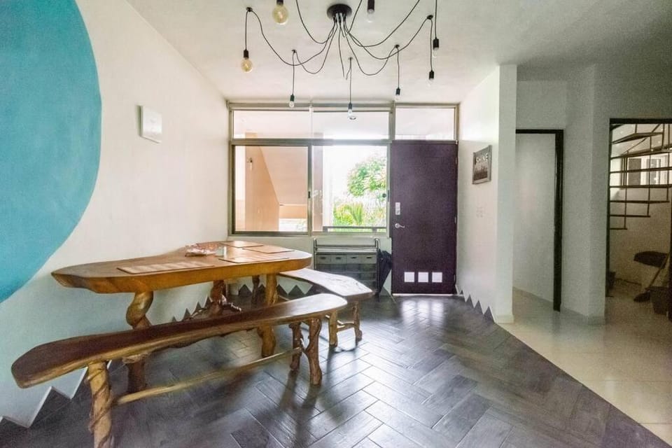 Penthouse Terraza & Jacuzzi Panorámicos, playas-cenotes y la Quinta Avenida todo caminando a 10 minutos! Muy amplio 2 niveles, excelente ubicación centro de Playa del Carmen, cerca de restaurantes, bares, área de coworking incluida para nómadas digitales! Apartment in Playa del Carmen