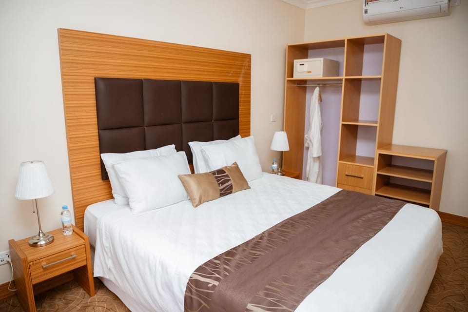 Bed, Photo of the whole room, Bedroom, wardrobe