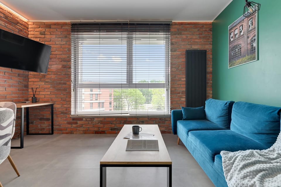 TV and multimedia, Seating area, City view