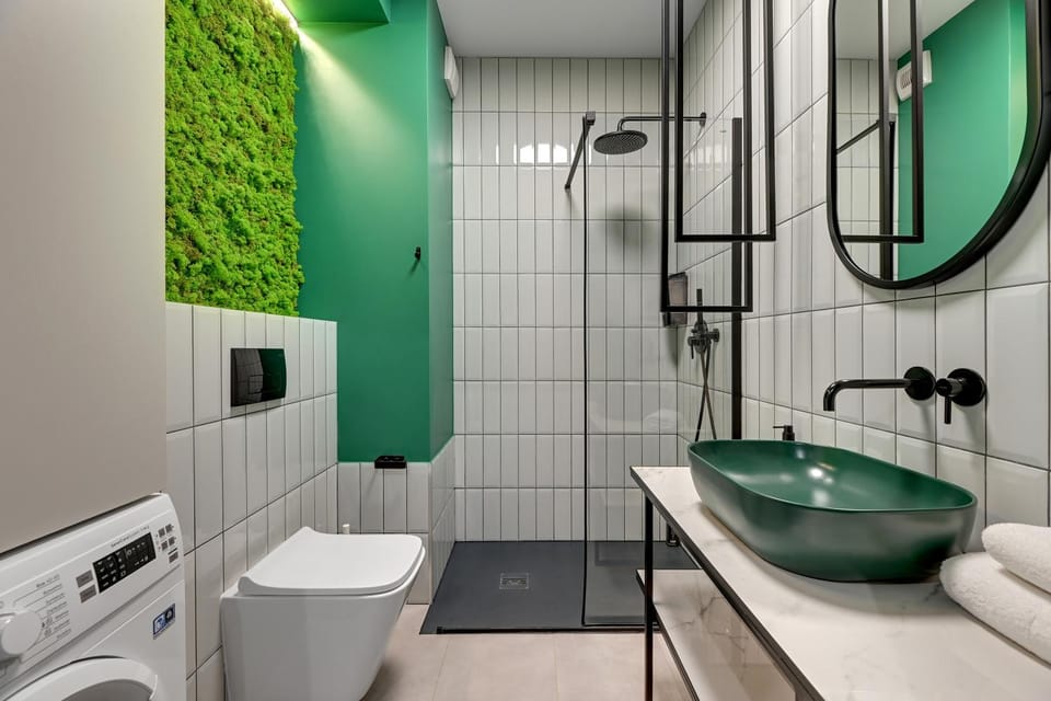 Shower, Bathroom, towels, washing machine