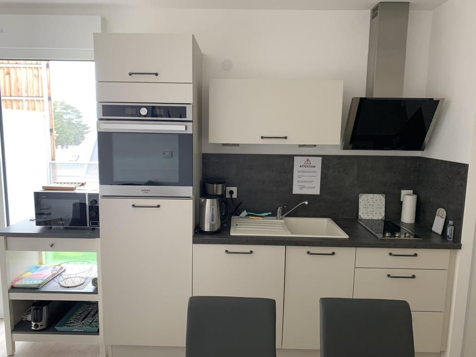Charmant T2 en centre-ville avec balcon, parking privé et équipements bébé à Fort-Mahon-Plage - FR-1-482-99 Apartment in Fort-Mahon-Plage