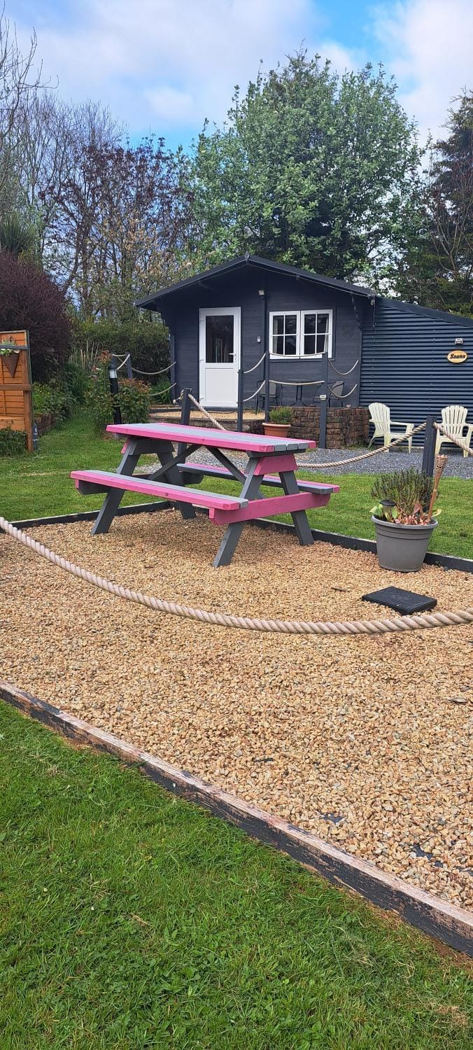 Delightful Studio Log Cabin Cabin in Ireland