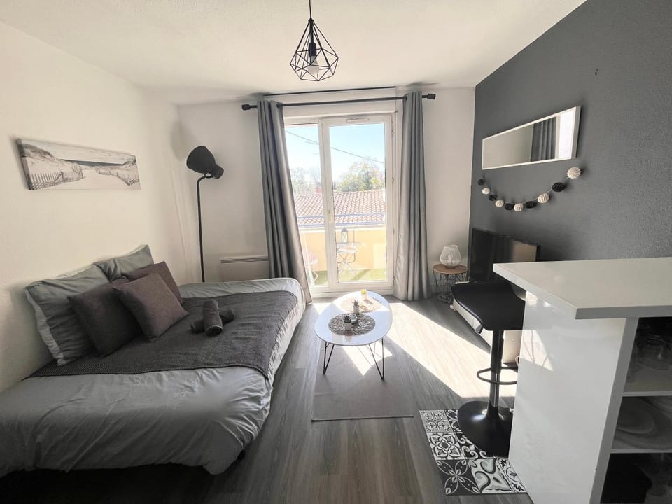 Charmant Studio Apartment in Bordeaux