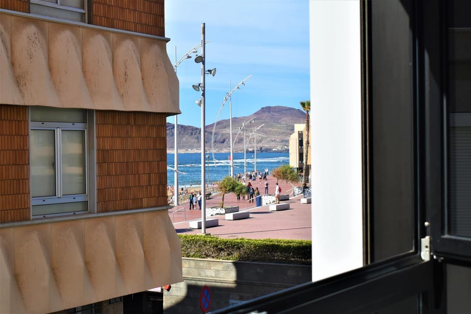 Viuter - Magna Home las Canteras Beach + Parking Apartment in Las Palmas de Gran Canaria