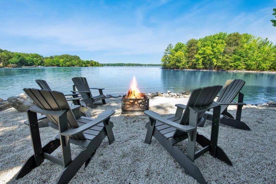 Lake Norman Hideaway House in Lake Norman