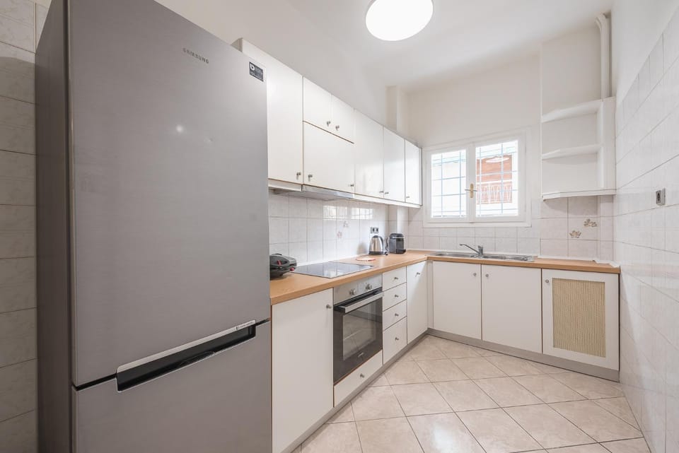 Victoria Majestic Suites Apartments Apartment in Athens