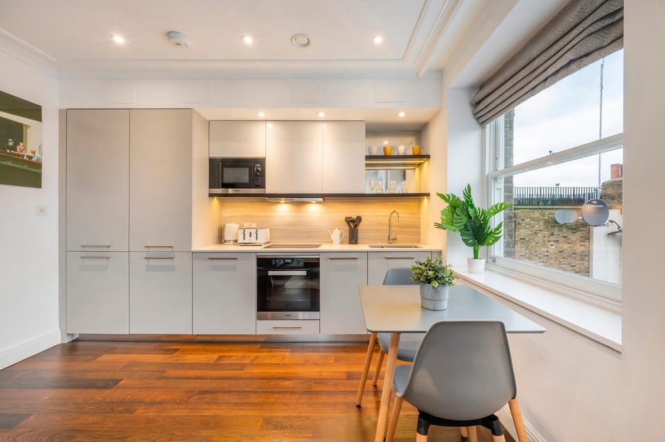 Kitchen or kitchenette, dishwasher, minibar, oven, pet friendly, stove, toaster