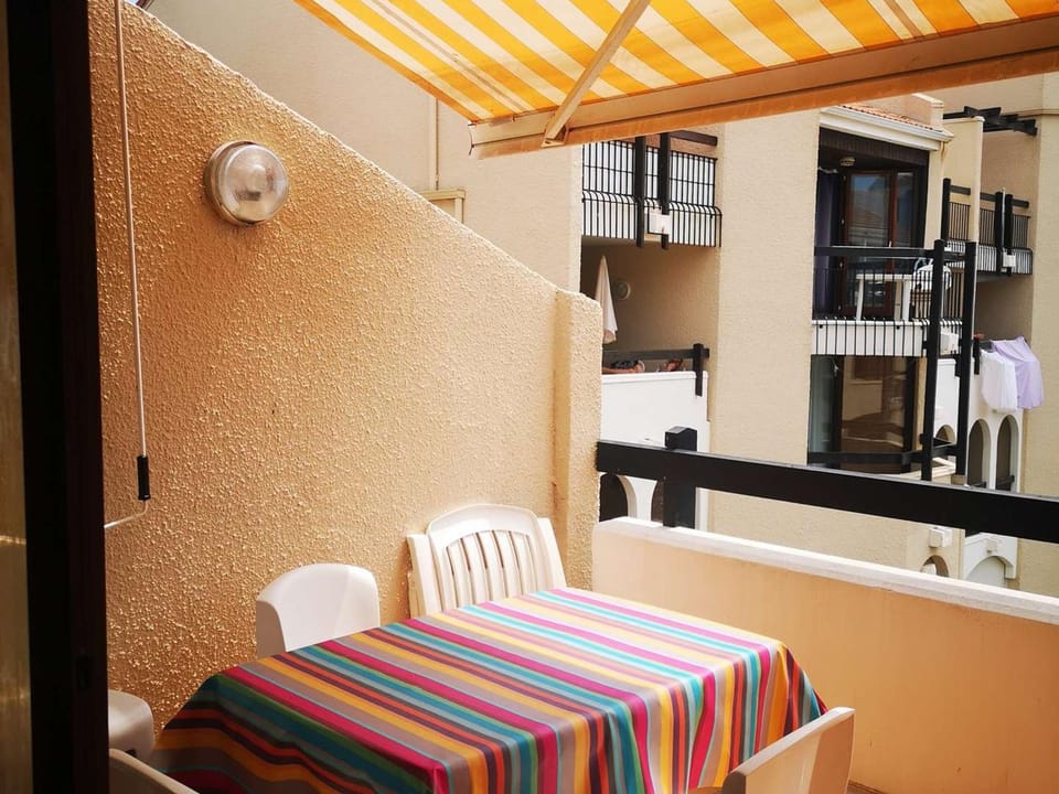 Appartement 2 Pièces avec Terrasse, Accès Piscine et Activités Sportives - 4 Couchages, Clim en Option - FR-1-195-89 Apartment in Le Barcarès