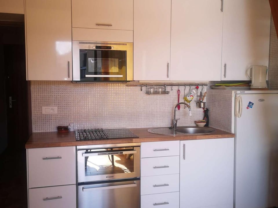 Appartement 2 Pièces avec Terrasse, Accès Piscine et Activités Sportives - 4 Couchages, Clim en Option - FR-1-195-89 Apartment in Le Barcarès