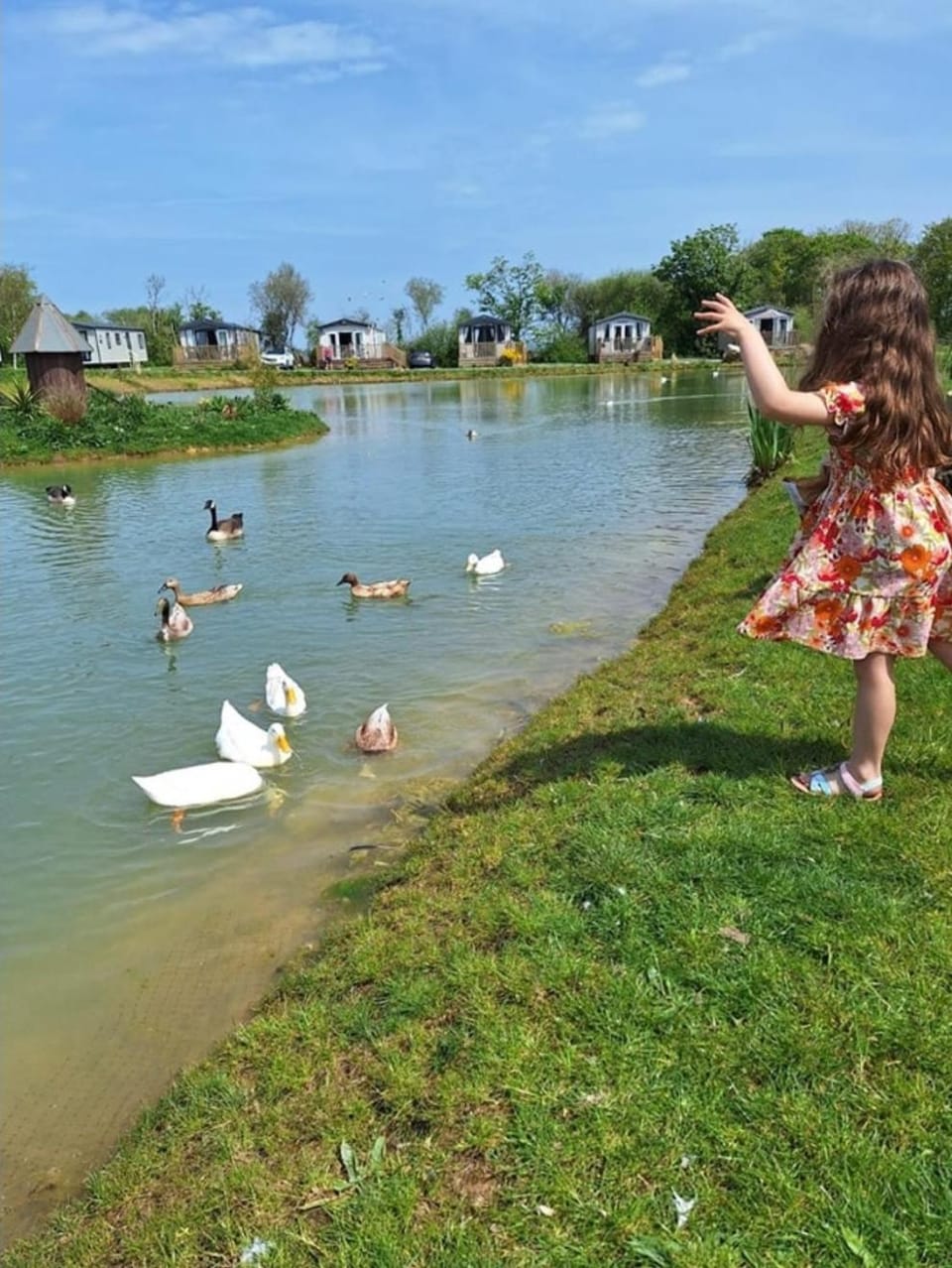 Beautiful 2 bedroom caravan, holiday park Tenby Campground/ 
RV Resort in Saint Florence