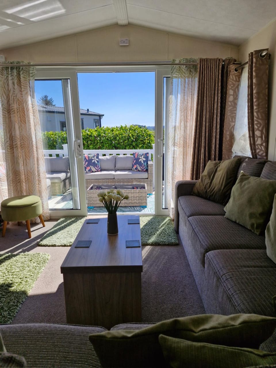 Beautiful 2 bedroom caravan, holiday park Tenby Campground/ 
RV Resort in Saint Florence