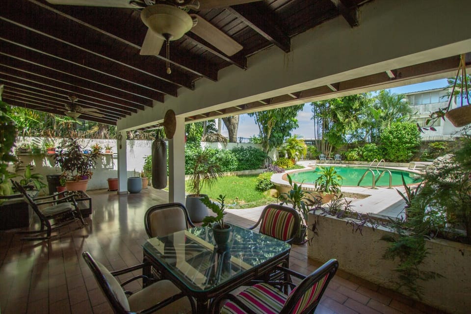 Dining area, Swimming pool