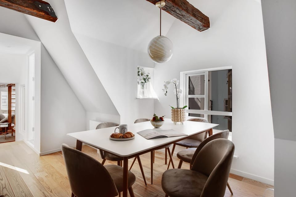 Restaurant/places to eat, kitchen