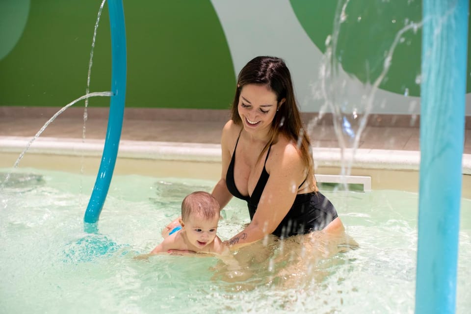 Swimming pool, children, Family