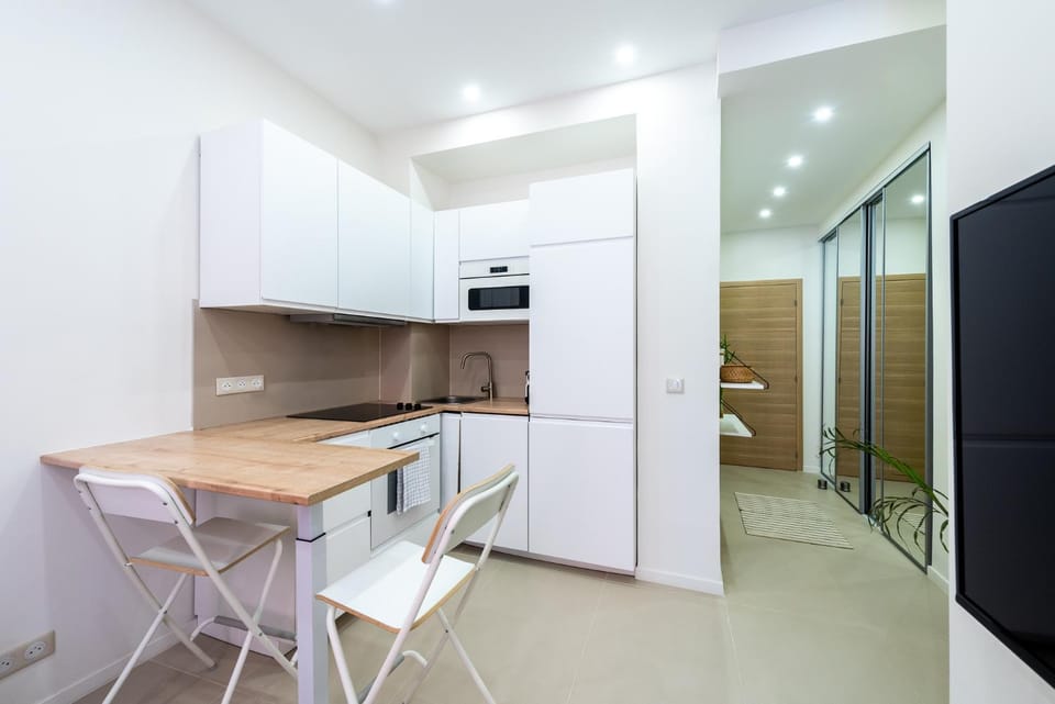 Kitchen or kitchenette