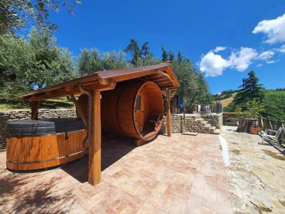Hot Tub, Sauna, Balcony/Terrace