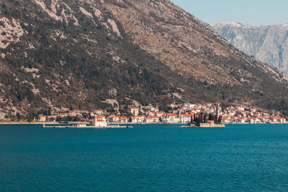 Neighbourhood, Natural landscape