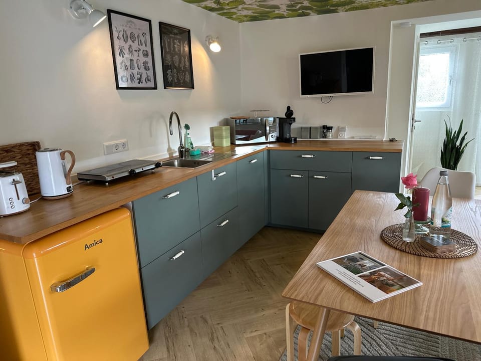 TV and multimedia, Coffee/tea facilities, Kitchen or kitchenette
