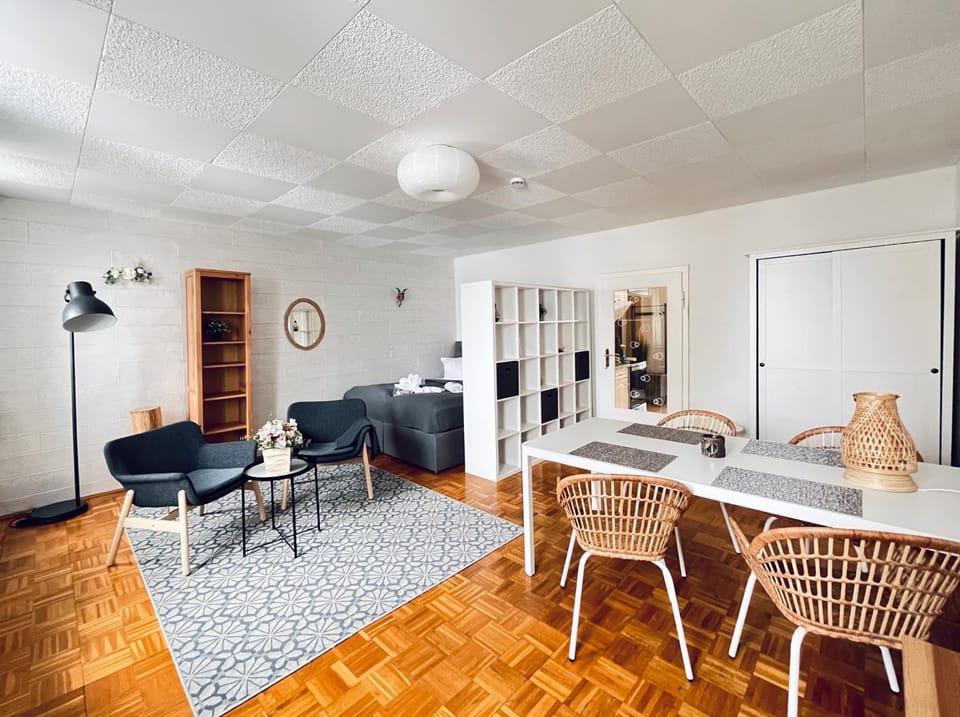 Living room, Seating area, Dining area