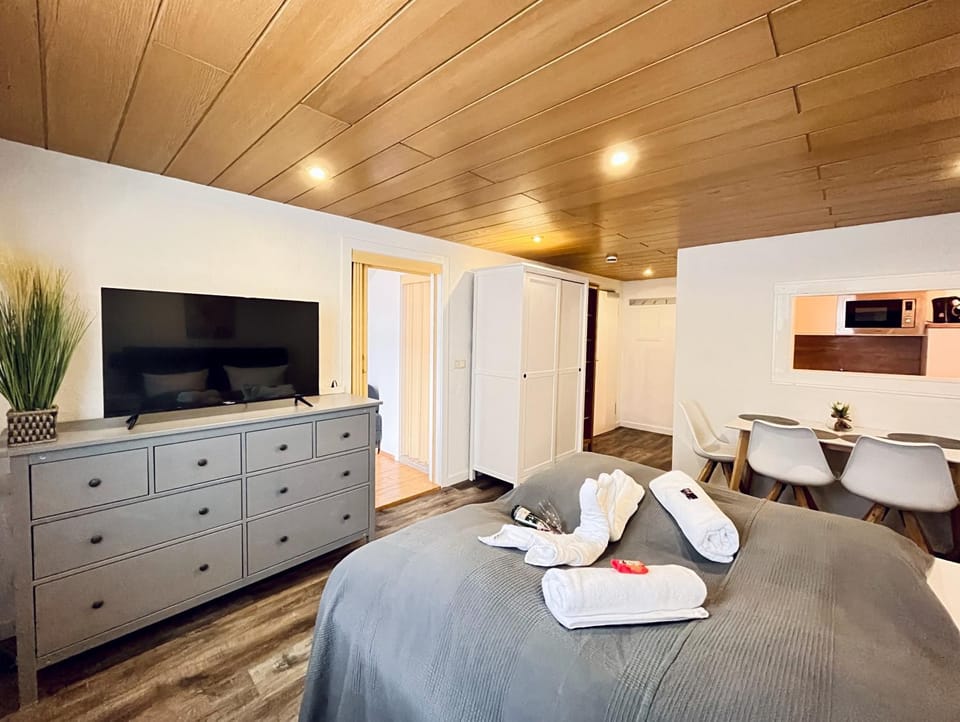 TV and multimedia, Photo of the whole room