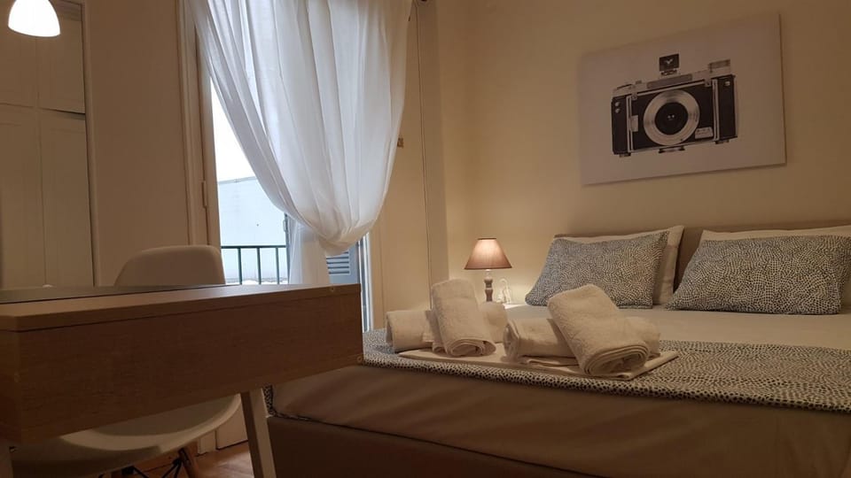 Begonia-Athens Center, 6 BD, 2,5 BATH Apartment in Athens