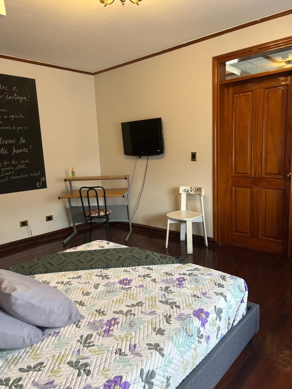 Casa Familiar la Tortuga Bed and Breakfast in Heredia Province