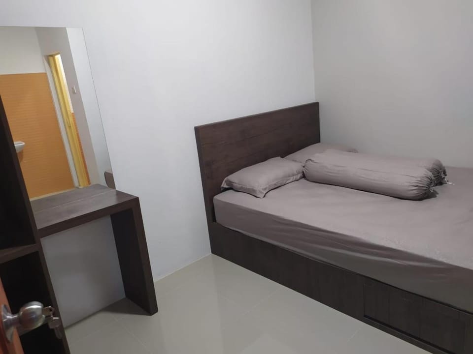 Rooms at Josapa Guest House Bed and Breakfast in Riau Islands, Indonesia