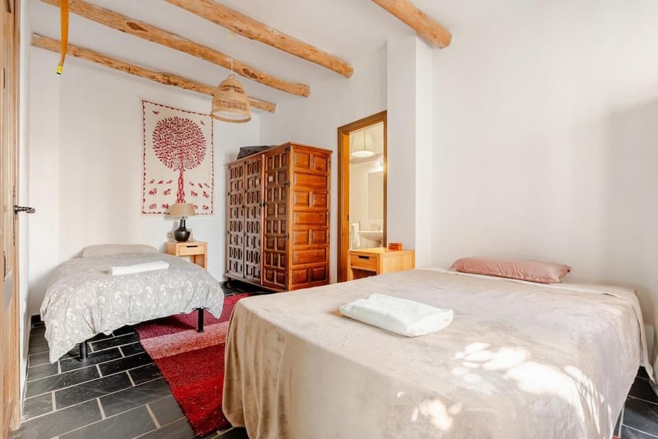 Casa corasol, a cozy, comfy, 2BR house- panoramic view and rooftop Apartment in La Alpujarra